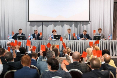 «Сходки» красноярских единороссов: подготовка к выборам и сказки про обновление